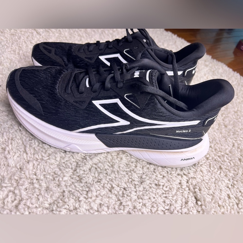 Men’s Diadora Nucleo 2 running shoes preowned size 10.5